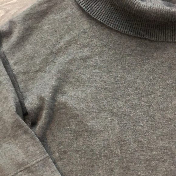 89th & MADISON size large lightweight turtleneck gray sweater - Picture 8 of 10
